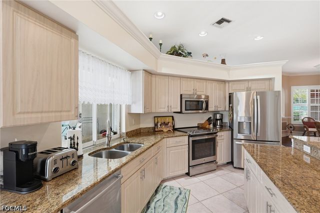 8861 Creek Run DR, Bonita Springs, FL 34135