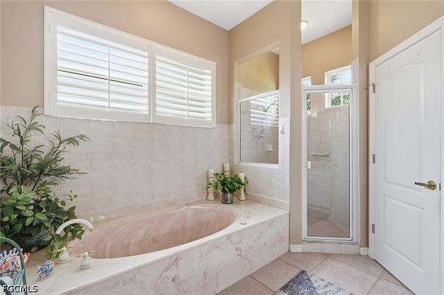 8861 Creek Run DR, Bonita Springs, FL 34135