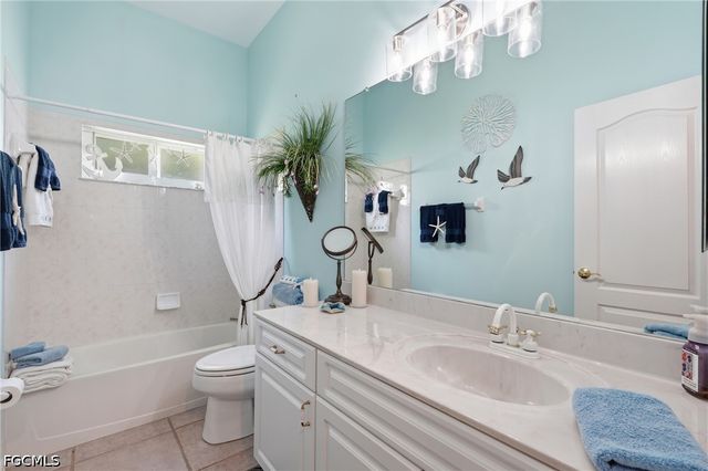 8861 Creek Run DR, Bonita Springs, FL 34135