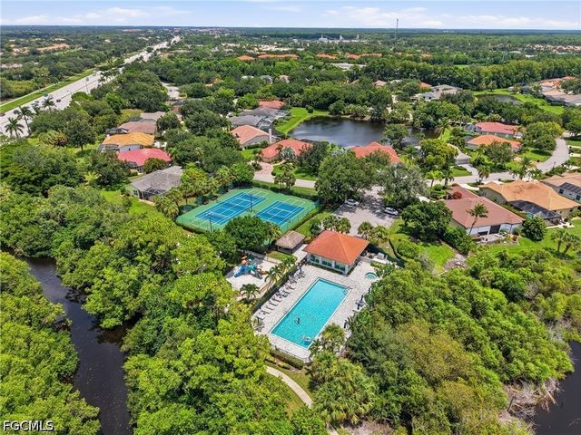 8861 Creek Run DR, Bonita Springs, FL 34135