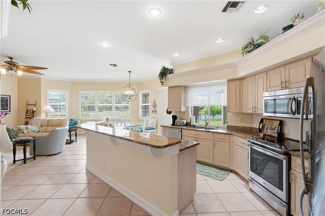 8861 Creek Run DR, Bonita Springs, FL 34135