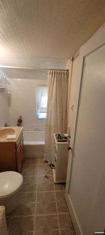130 Glenbrook Parkway 2B, Englewood, NJ 07631