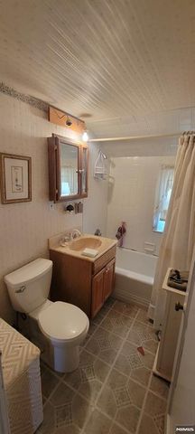 130 Glenbrook Parkway 2B, Englewood, NJ 07631