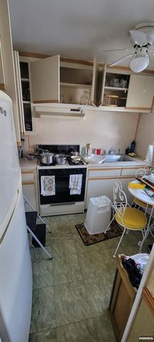 130 Glenbrook Parkway 2B, Englewood, NJ 07631