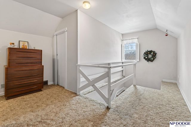 5824 Nicholas Street, Omaha, NE 68132