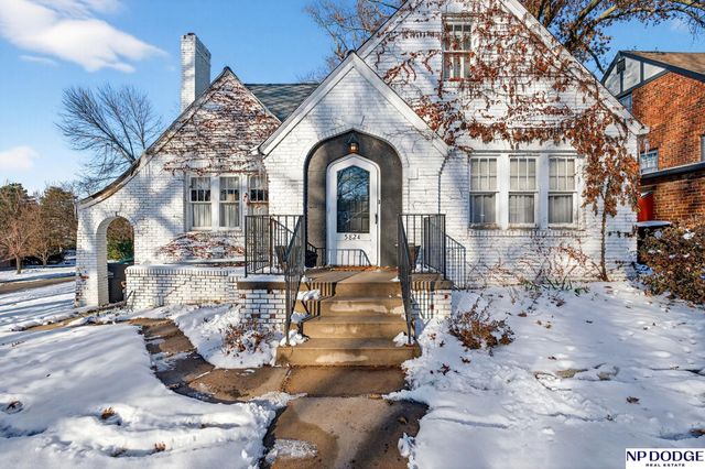 5824 Nicholas Street, Omaha, NE 68132