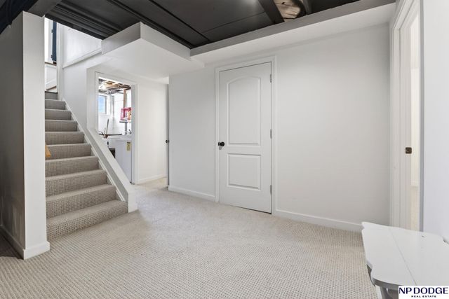 5824 Nicholas Street, Omaha, NE 68132