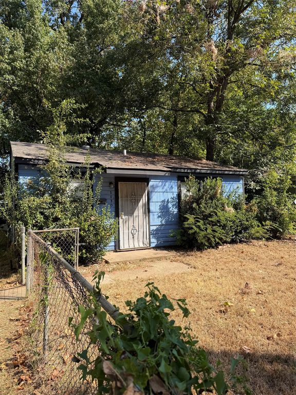 1830 Lyons Street, Shreveport, LA 71108