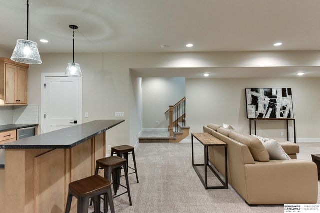 4546 S 202nd Street, Omaha, NE 68135