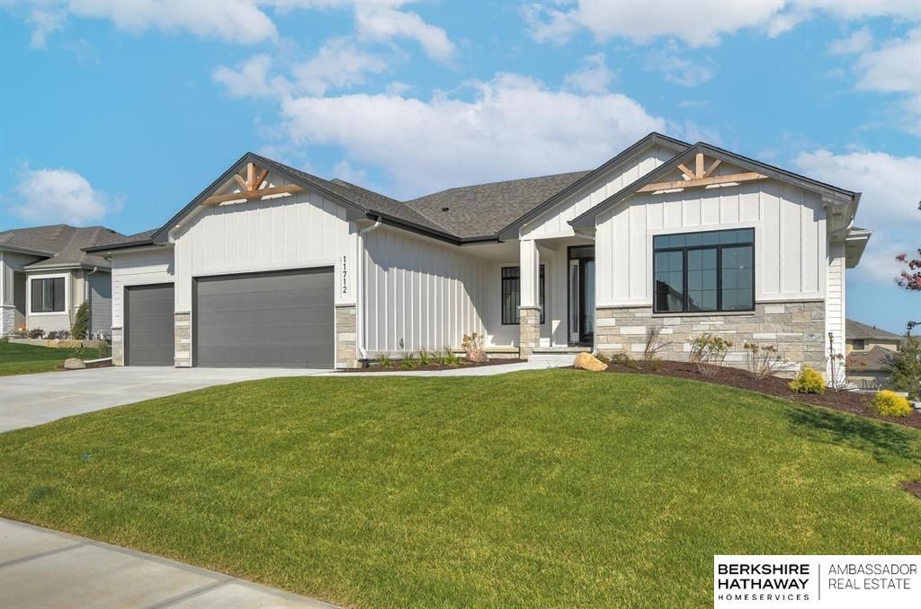 4546 S 202nd Street, Omaha, NE 68135