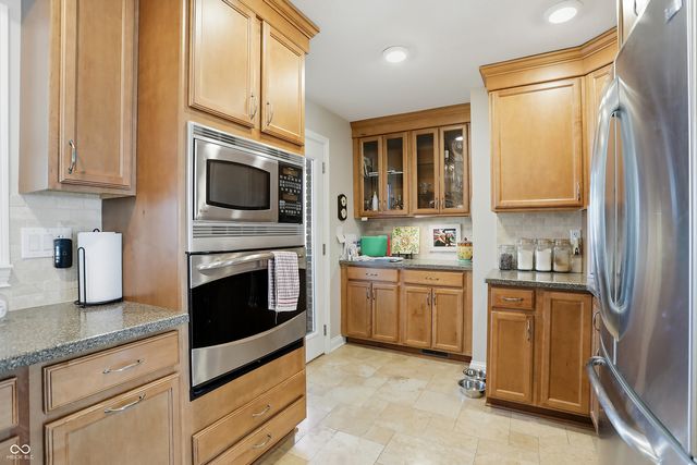 1240 Hillview Drive, Franklin, IN 46131