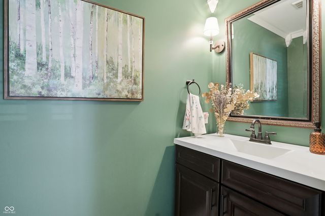 1240 Hillview Drive, Franklin, IN 46131