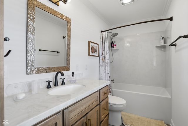 1240 Hillview Drive, Franklin, IN 46131