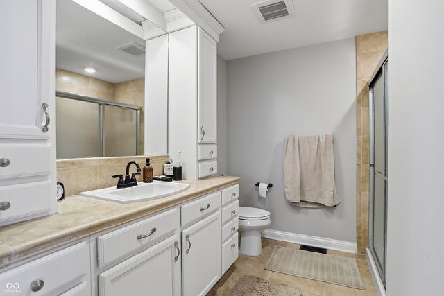 1240 Hillview Drive, Franklin, IN 46131