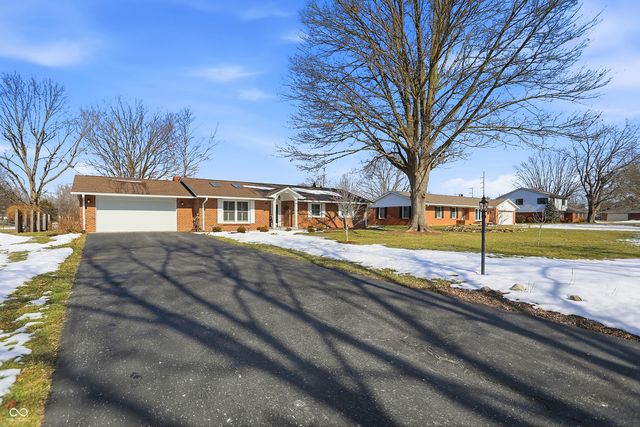 1240 Hillview Drive, Franklin, IN 46131
