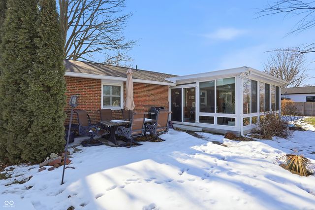 1240 Hillview Drive, Franklin, IN 46131