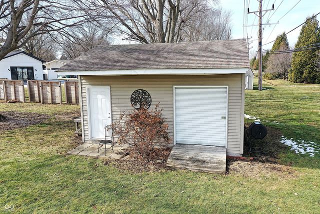 1240 Hillview Drive, Franklin, IN 46131