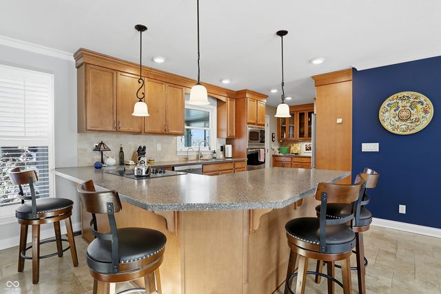 1240 Hillview Drive, Franklin, IN 46131