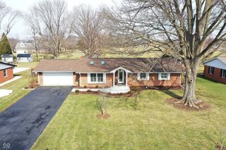 1240 Hillview Drive, Franklin, IN 46131