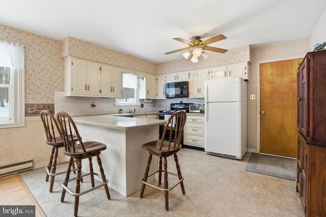 1627 DIAMOND ST, Sellersville, PA 18960