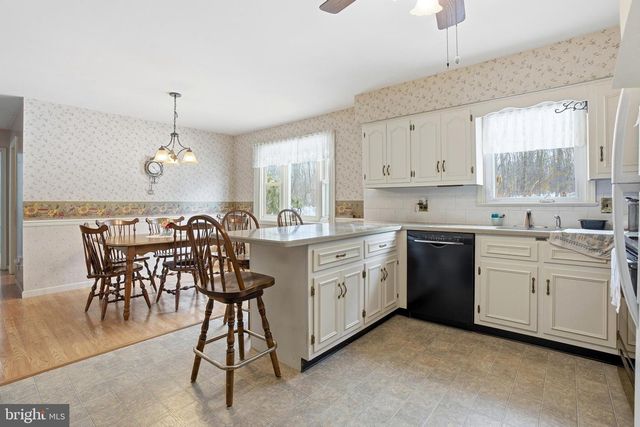 1627 DIAMOND ST, Sellersville, PA 18960