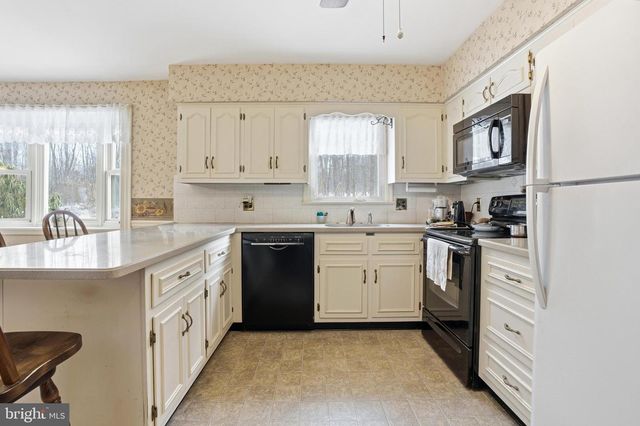 1627 DIAMOND ST, Sellersville, PA 18960