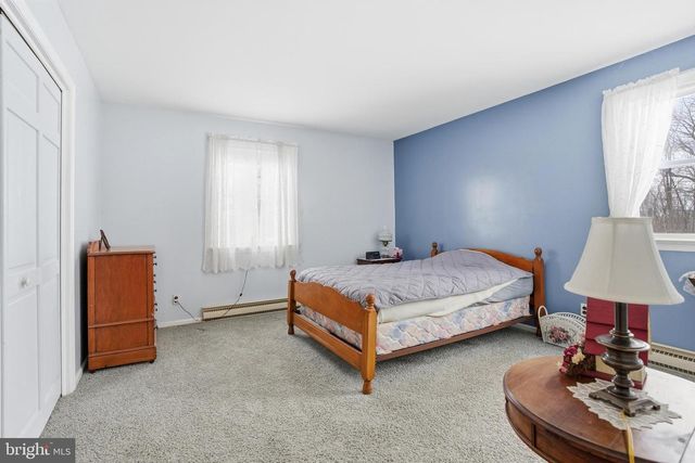 1627 DIAMOND ST, Sellersville, PA 18960