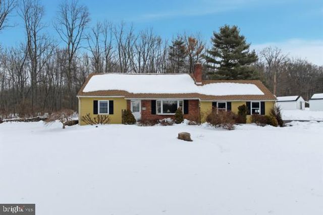 1627 DIAMOND ST, Sellersville, PA 18960