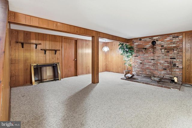 1627 DIAMOND ST, Sellersville, PA 18960