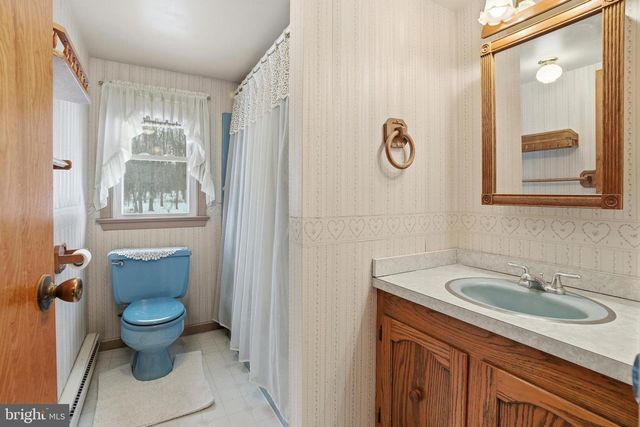 1627 DIAMOND ST, Sellersville, PA 18960