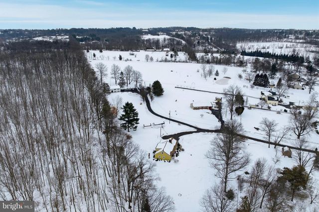 1627 DIAMOND ST, Sellersville, PA 18960