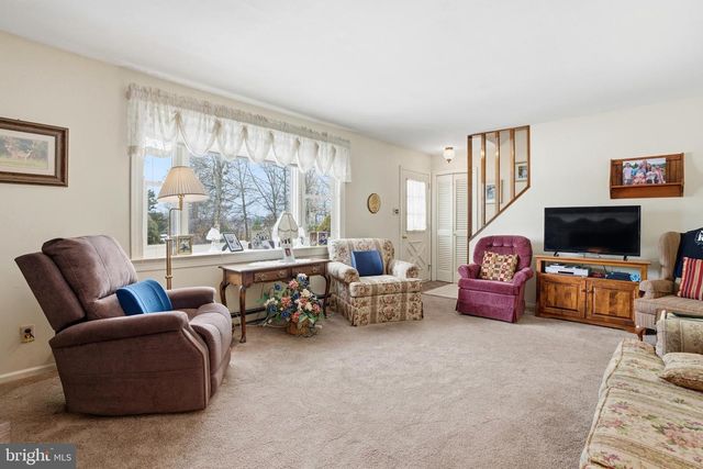 1627 DIAMOND ST, Sellersville, PA 18960