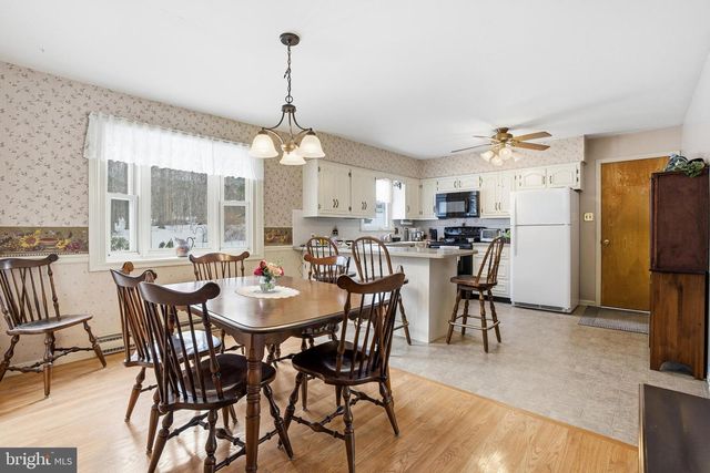 1627 DIAMOND ST, Sellersville, PA 18960