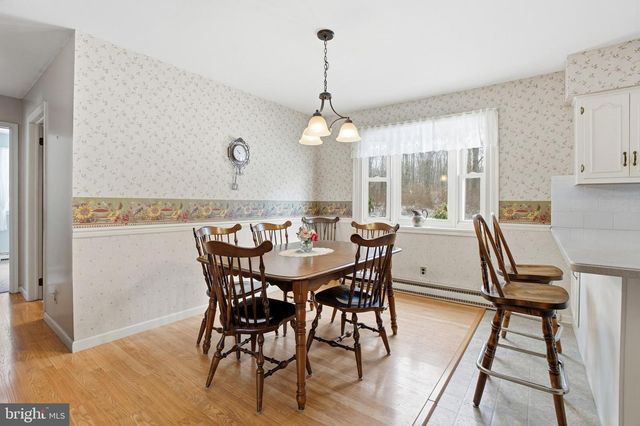 1627 DIAMOND ST, Sellersville, PA 18960