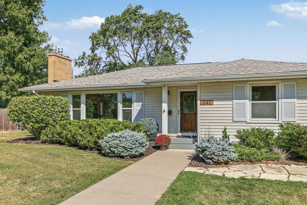 341 Burntside Drive, Golden Valley, MN 55422 — photo 2