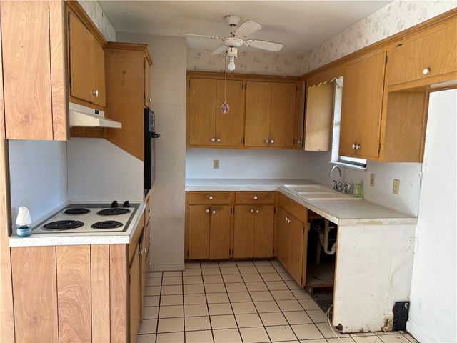 4902 Branscomb Dr, Corpus Christi, TX 78411