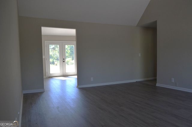 2311 Gwendale Drive E, Lizella, GA 31052