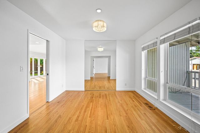 2463 Aarles Ct, Walnut Creek, CA 94598