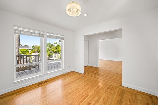 2463 Aarles Ct, Walnut Creek, CA 94598