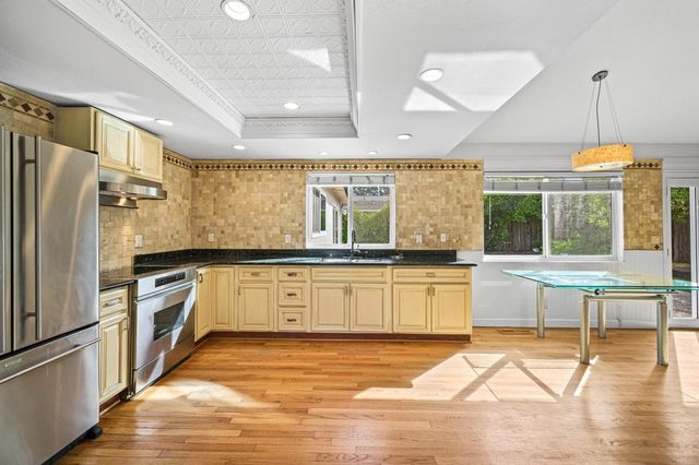 2463 Aarles Ct, Walnut Creek, CA 94598