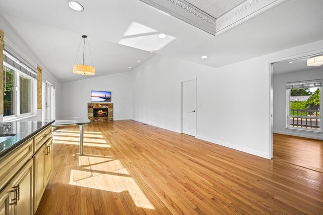 2463 Aarles Ct, Walnut Creek, CA 94598