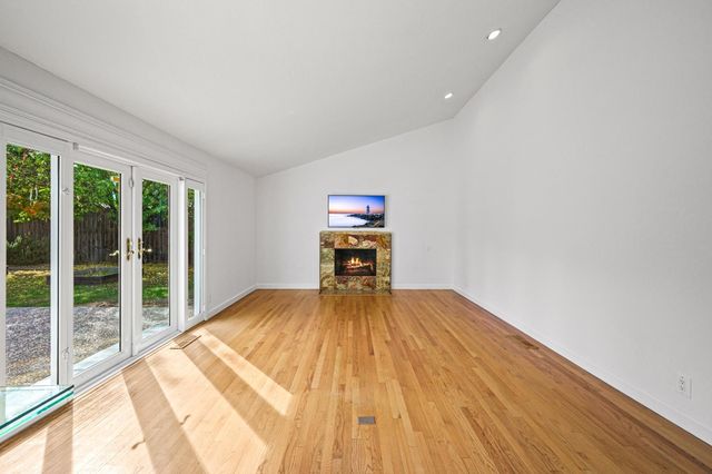 2463 Aarles Ct, Walnut Creek, CA 94598