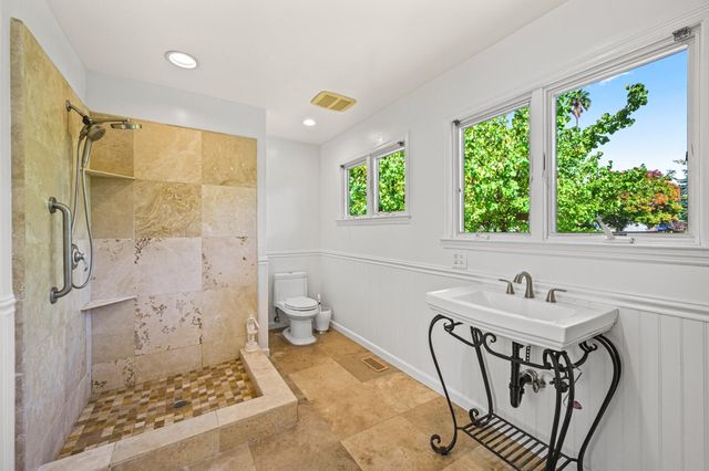 2463 Aarles Ct, Walnut Creek, CA 94598