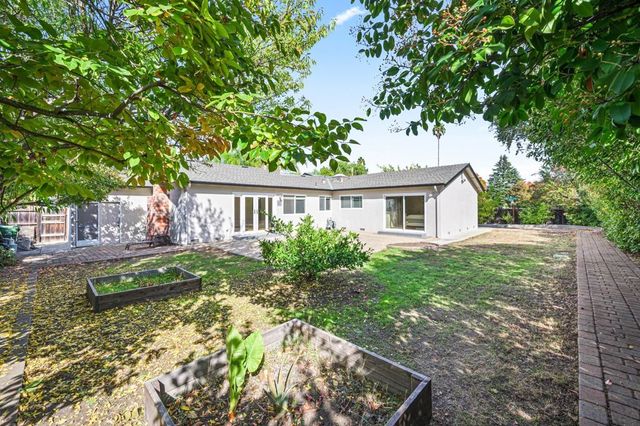 2463 Aarles Ct, Walnut Creek, CA 94598