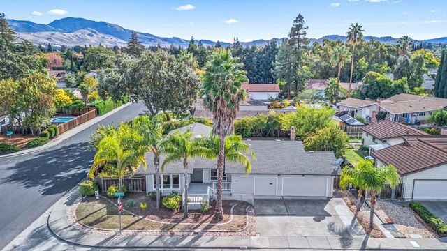 2463 Aarles Ct, Walnut Creek, CA 94598