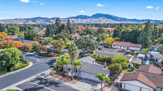 2463 Aarles Ct, Walnut Creek, CA 94598