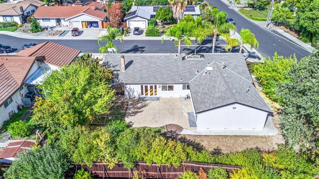2463 Aarles Ct, Walnut Creek, CA 94598
