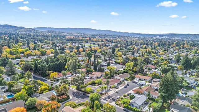 2463 Aarles Ct, Walnut Creek, CA 94598