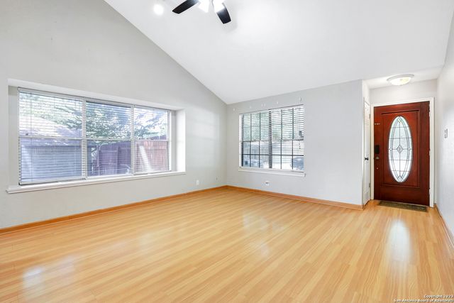 6050 Broadmeadow, San Antonio, TX 78240