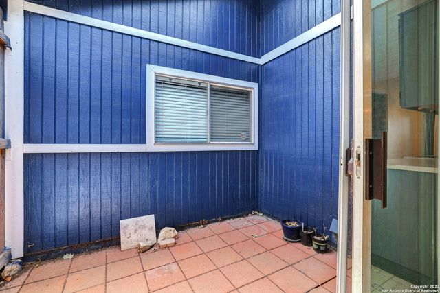 6050 Broadmeadow, San Antonio, TX 78240